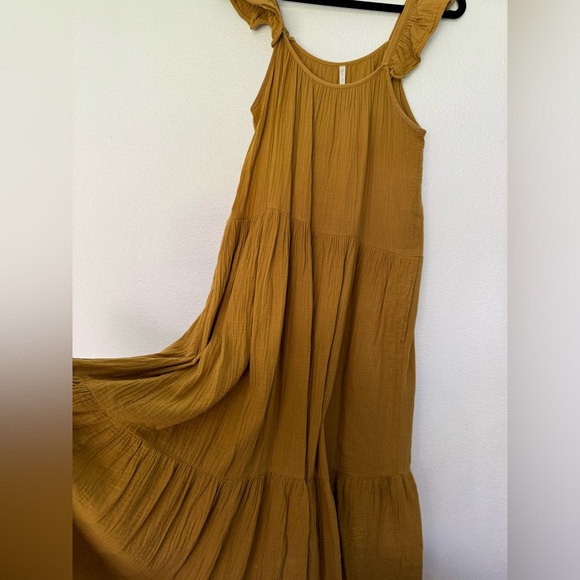 Rylee & Cru Abbie Tiered Maxi Dress in Gold with small flutter sleeves. Size XS - Picture 2 of 5